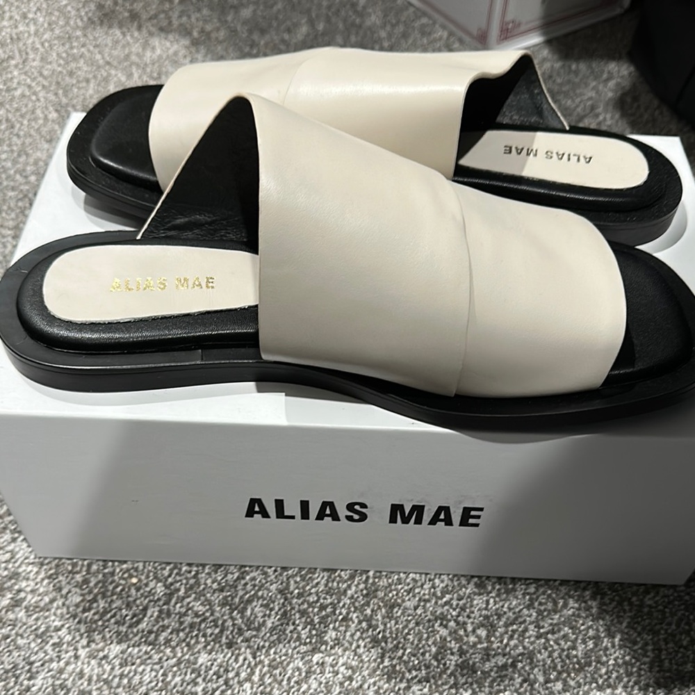 Alias Mae Cream and Black Mules with Modern Platform